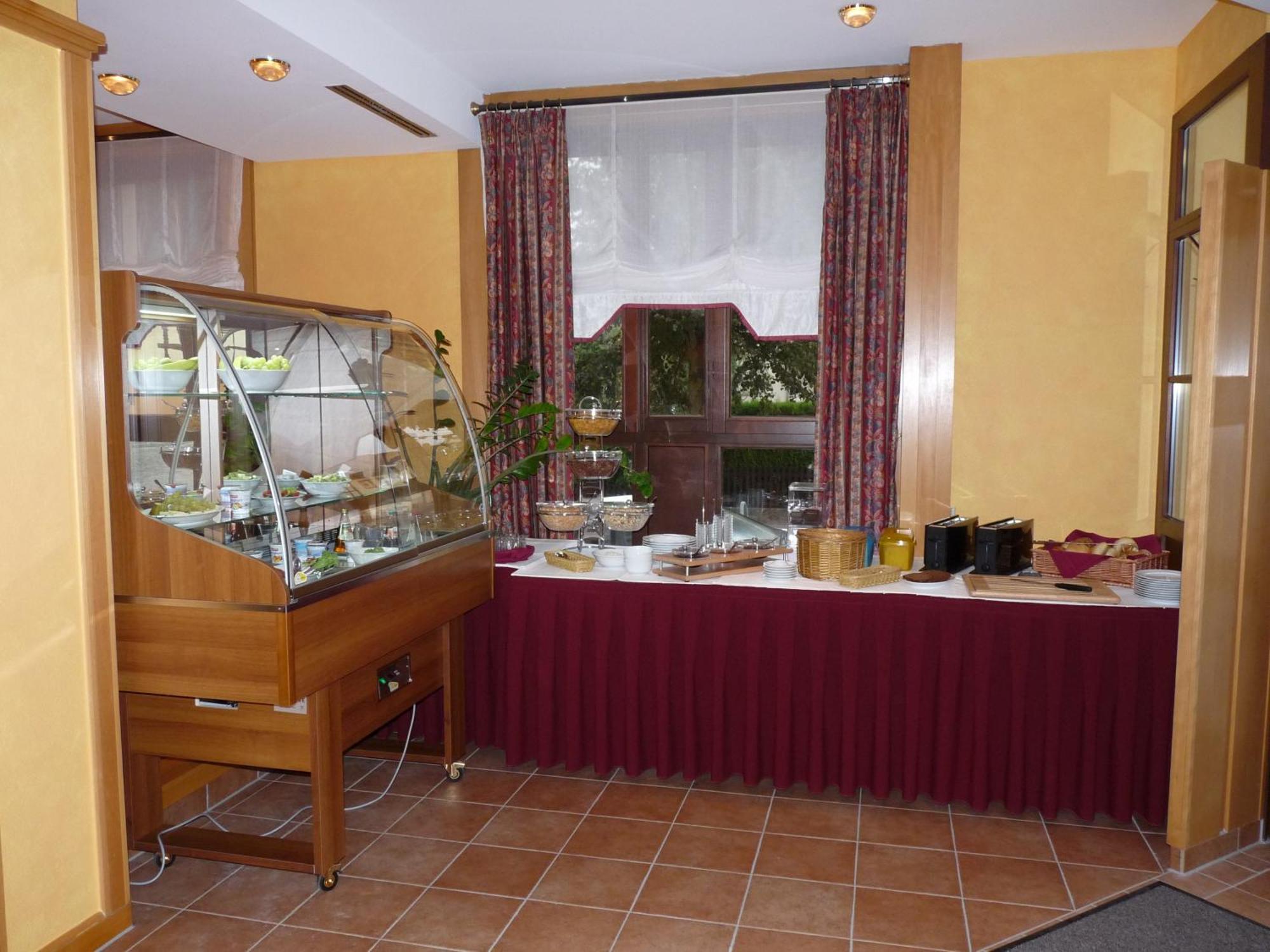 Hotel Garni Zum Eichwerder Templin Exterior foto