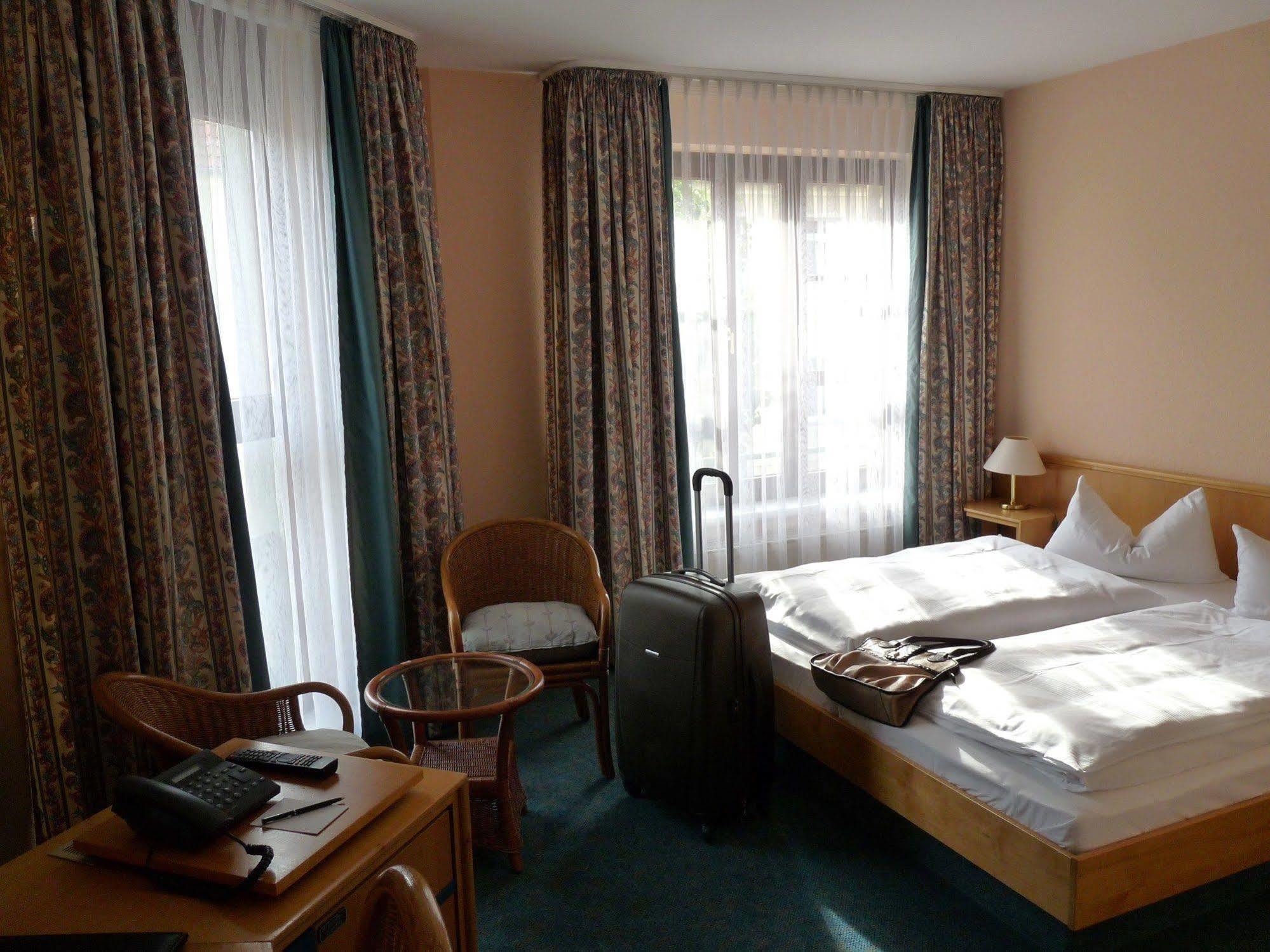 Hotel Garni Zum Eichwerder Templin Exterior foto
