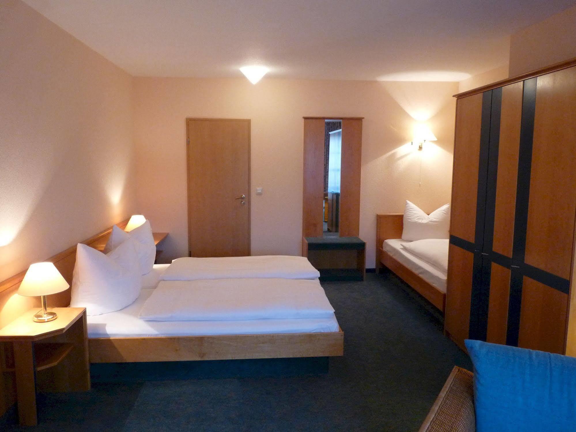 Hotel Garni Zum Eichwerder Templin Exterior foto