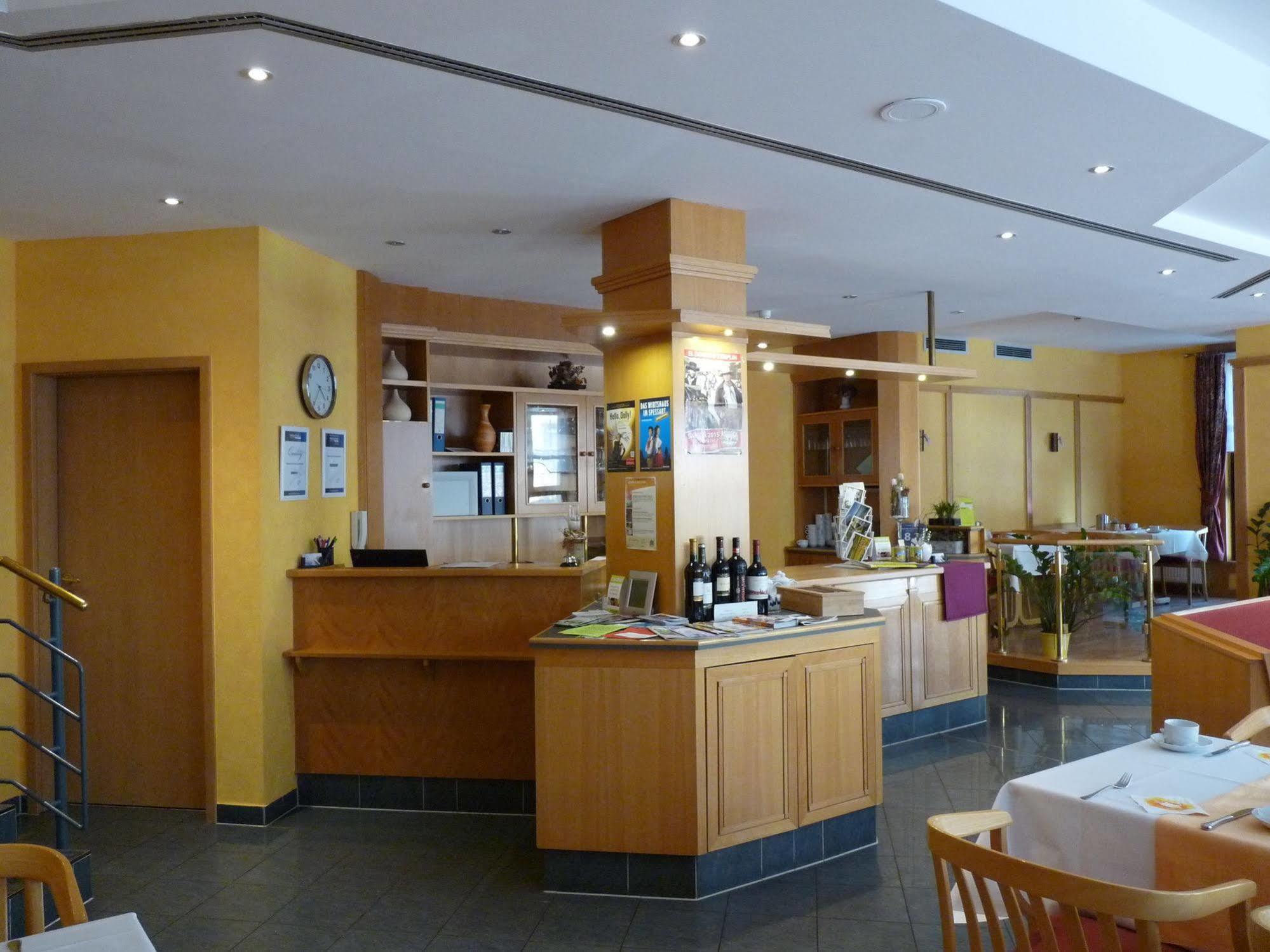 Hotel Garni Zum Eichwerder Templin Exterior foto